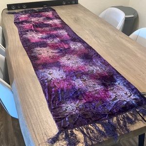 Besarani collection London -Long scarf w tassels.